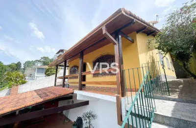Casa com 3 dormitórios à venda, 131 m² por R$ 790.000,00 - Tijuca - Teresópolis/RJ