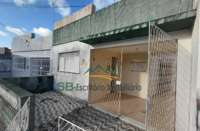 Casa com 3 quartos para alugar na Praça Almirante Gonçalves, 277, Alecrim, Natal