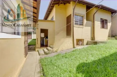 Casa terrea com 02 dormitorios 5 vagas e quintal no campo grande