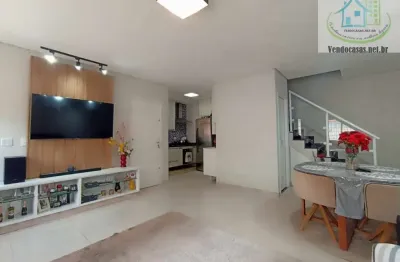 Casa com 3 dormitórios, sendo 1 suíte, 2 vagas e excelente localização