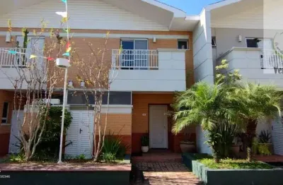 Sobrado em condomínio fechado 183 m², 3 dormitórios, 2 suites , 2 vgs á venda no jardim marajoara.