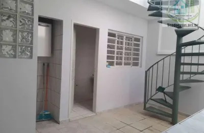 Casa com 3 quartos para alugar na Rua José Pires Pimentel, 172, Jardim Marajoara, São Paulo