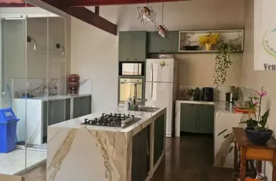 Sobrado com 03 dormitórios 01 suite 02 vagas no jardim cupecê