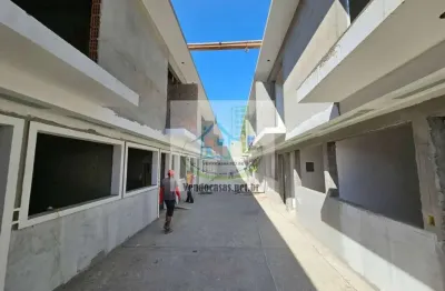 Lançamento sobrado em condomínio fechado,2 suítes,1 vaga para até 2 carros + deposito privativo.