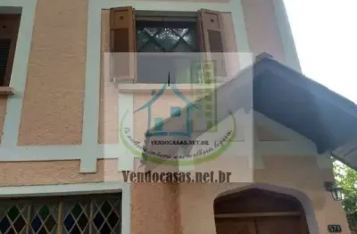 Sobrado em area privilegiada, com acesso fácil  a todos os meios de transporte