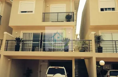 Linda casa de 300m² mobiliada no condomínio paineiras em interlagos.