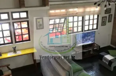 Sobrado amplo,  muito bem conservado ,  localizado em bairro privilegiado