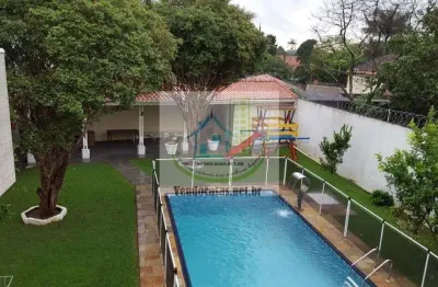 Um  bairro tranquilo e tipicamente residencial, com ruas calmas e arborizadas
