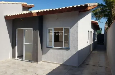 Casa à venda em itanhaém-sp, bairro cibratel 2: 2 quartos, 1 suíte, 2 salas, 2 banheiros, 2 vagas - 75,00m². confira já!