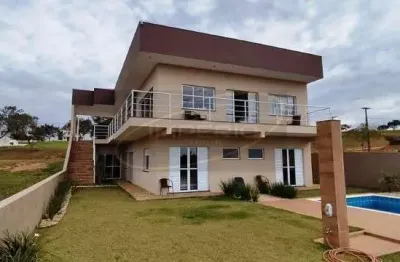 Casa em condomínio fechado com 4 quartos à venda na zona rural