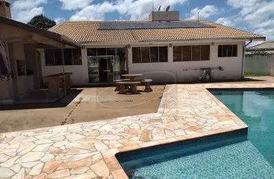 Casa com 3 quartos à venda na Rua do Ipê Branco, O Estribo, Avaré