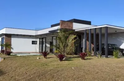 Casa com 4 quartos (2 suítes), piscina à venda em Riviera Santa Cristina