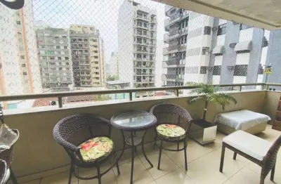 Apartamento à venda na vital brasil, com varanda e três dormitórios.