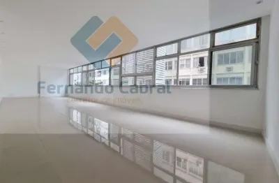 Apartamento à venda em icaraí, alto padrão, vista parcial do mar.