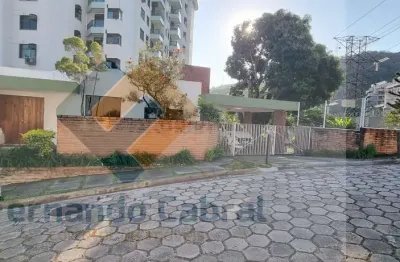 Imponente casa em condomínio à venda em santa rosa, niterói-rj: 4 quartos, 3 suítes, 2 salas, 5 banheiros, 2 vagas, 440m².