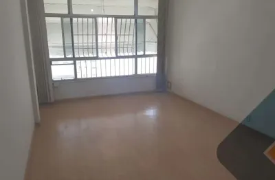 Apartamento à venda em icaraí, próximo ao campo de são bento, andar alto.