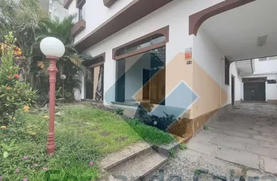 Espetacular casa à venda em niterói-rj, santa rosa: 7 quartos, 3 suítes, 2 salas, 5 banheiros, 3 vagas, 282m².