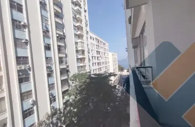 Apartamento à venda em icaraí, 1ºquadra da praia com três dormitórios.