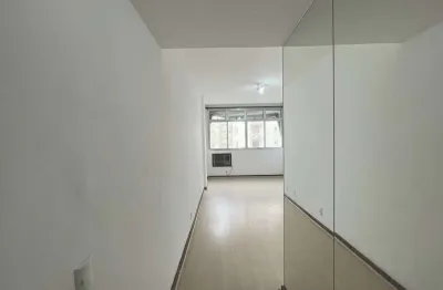 Apartamento de 2 quartos à venda em icaraí, 1º quadra da praia  niterói-rj  93m²  1 suíte  1 vaga  2 banheiros  sala