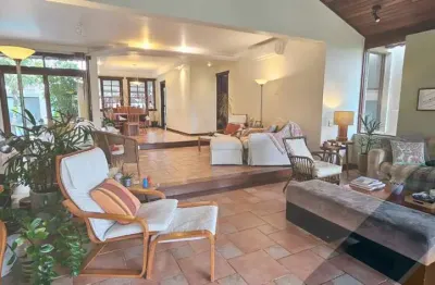 Casa em condomínio de luxo com 5 quartos e 4 suítes à venda em badu, niterói-rj - imperdível!