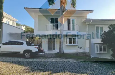 Casa à venda e locação em Condomínio de Luxo em São Francisco.