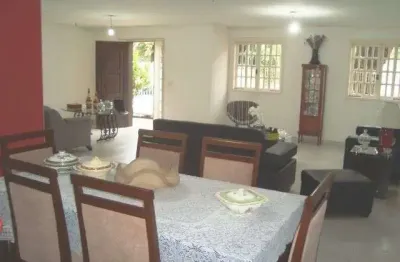 Imperdível oportunidade: casa à venda em niterói-rj, bairro fonseca, 3 quartos, 2 suítes, 4 banheiros, 4 vagas de garagem, 333m².