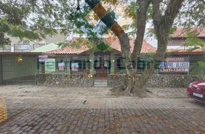 Casa à venda em itacoatiara, niterói-rj: 5 quartos, 4 suítes, 2 salas, 4 banheiros, 3 vagas - 250m².