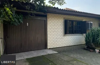 Casa com 3 dormitórios e edicula para venda e locação no bairro Belém Novo