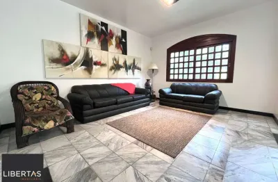 Casa com 04 quartos (01 suíte) 02 vagas no Bairro Jardim Sabará em Porto Alegre