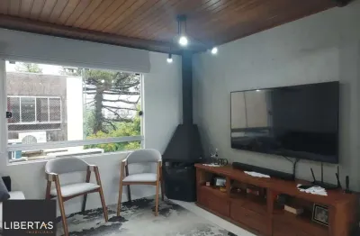 Cobertura com 02 quartos e 01 vaga coberta no Bairro Santana Porto Alegre