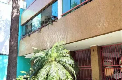 Apartamento 2 dormitórios semimobiliado, living 2 ambientes com lareira, cozinha e área de serviço, banheiro social, sacada e churrasqueira.