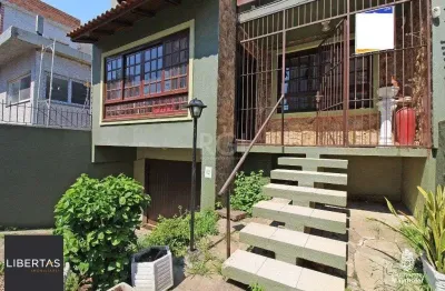 Casa para Venda - 202m², 4 dormitórios, sendo 1 suites, 3 vagas - Petrópolis