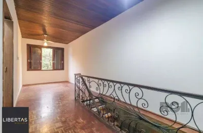 Casa para Venda - 160m², 3 dormitórios, sendo 1 suite, 2 vagas - Teresópolis