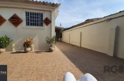 Casa com 3 quartos à venda na Rua dos Guenoas, 1324, Guarujá, Porto Alegre