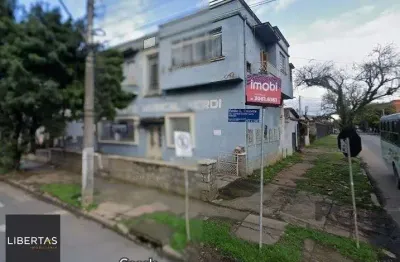 Casa à venda na Avenida General Emílio Lúcio Esteves, 292, Santa Maria Goretti, Porto Alegre