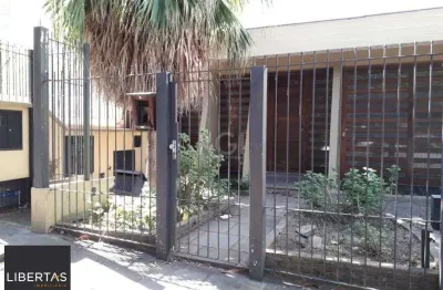 Casa para Venda - 385m², 5 dormitórios, sendo 1 suites, 4 vagas - Petrópolis