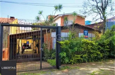Casa para Venda - 287m², 3 dormitórios, sendo 2 suites, 4 vagas - Nonoai