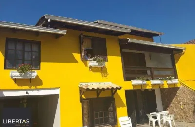 Casa para Venda - 200m², 2 dormitórios, sendo 2 suites, 2 vagas - Ponta Grossa