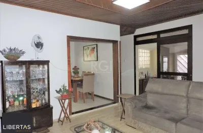 Apartamento para Venda - 111m², 3 dormitórios, sendo 1 suites, 1 vaga - Petrópolis