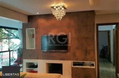 Excelente apartamento localizado no bairro Bela Vista, 128 m² privativos, totalmente reformado e mobiliado.