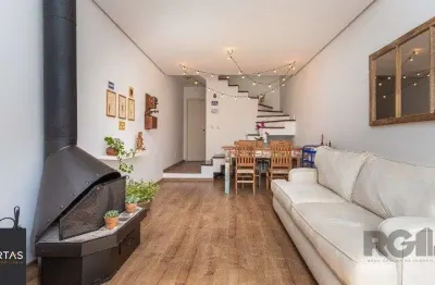 Casa em condomínio de 109m² - 3 dormitórios, 1 suíte e 1 vaga no bairro Teresópolis