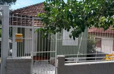 Casa com 3 quartos à venda na Rua Padre João Batista Reus, 2932, Camaquã, Porto Alegre