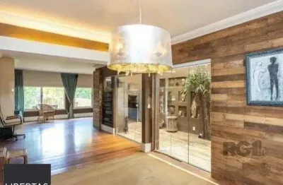 Excelente casa de 220m² com 3 dormitórios no bairro Tristeza.