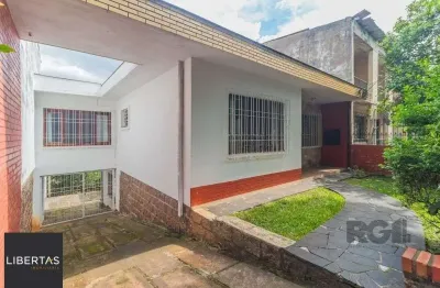 Casa com 3 quartos à venda na Rua Cidade de Uberlândia, 48, Jardim Europa, Porto Alegre