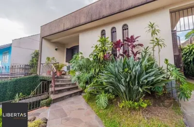 Casa com 3 quartos à venda na Avenida Circular, 508, Vila Jardim, Porto Alegre