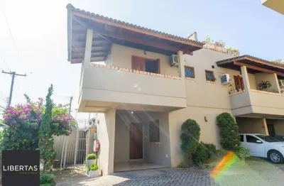 Casa em condomínio de 105m² - 2 dormitórios e 1 vaga no bairro Guarujá