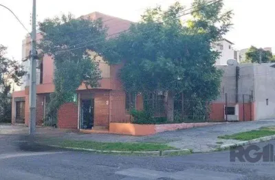 Casa com 3 quartos à venda na Rua Dário Totta, 499, Teresópolis, Porto Alegre