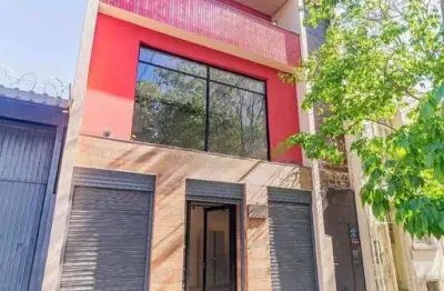 Prédio Comercial á venda com 2 salas e terraço no bairro Menino Deus