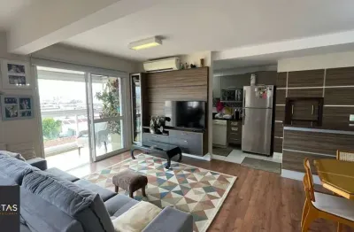 Apartamento com vista para o Guaíba e sacada ampla no Rossi Fiateci