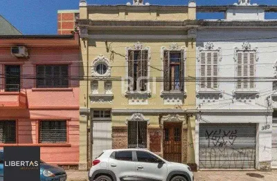 Casa para Venda - 490m², 3 dormitórios, sendo 1 suites, Floresta